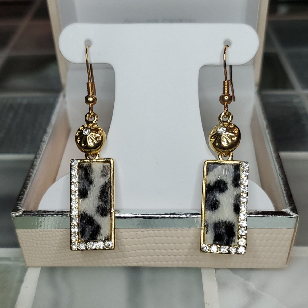 Elegant Gold and Black Leopard Print Earrings